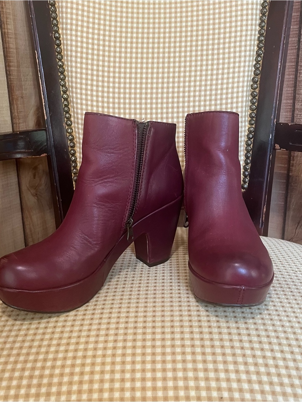 💋 Kori-Ease  Burgundy Pump Boots